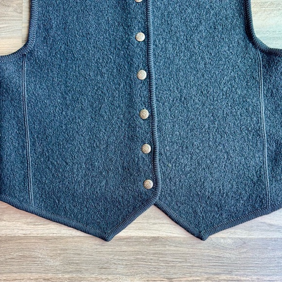 Minimalist Classic 100% Wool Petite Button Front Vest - Picture 6 of 10